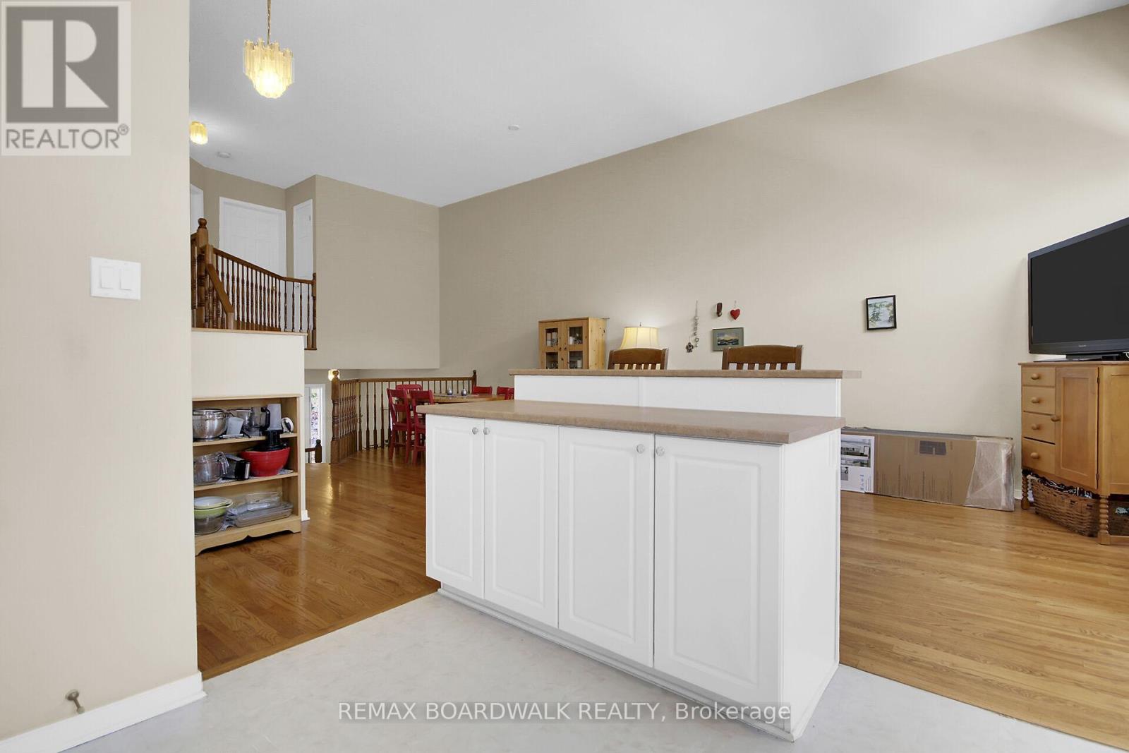 5 Maple Park Private, Ottawa, Ontario  K1T 4A6 - Photo 19 - X12917830