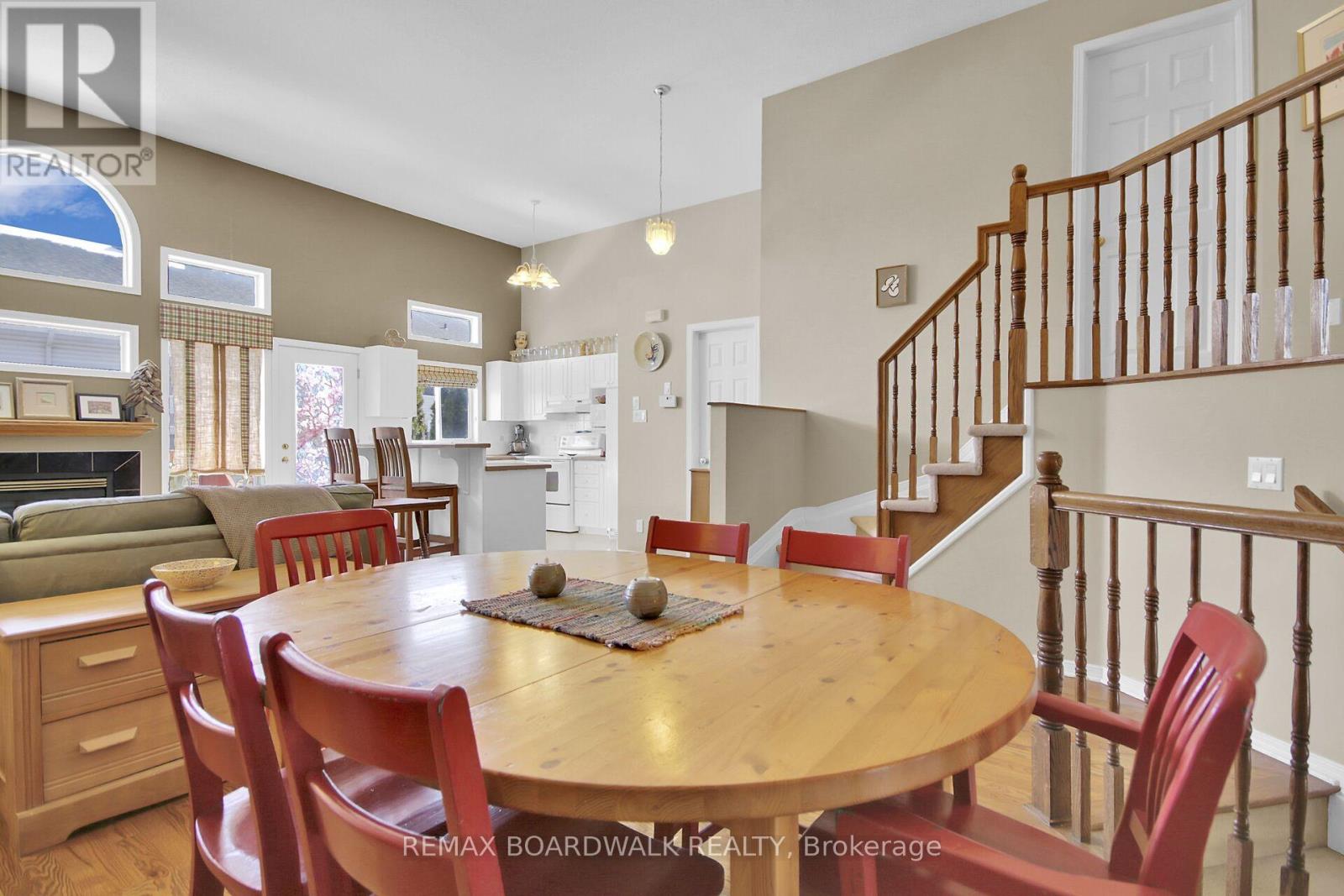 5 Maple Park Private, Ottawa, Ontario  K1T 4A6 - Photo 3 - X12917830