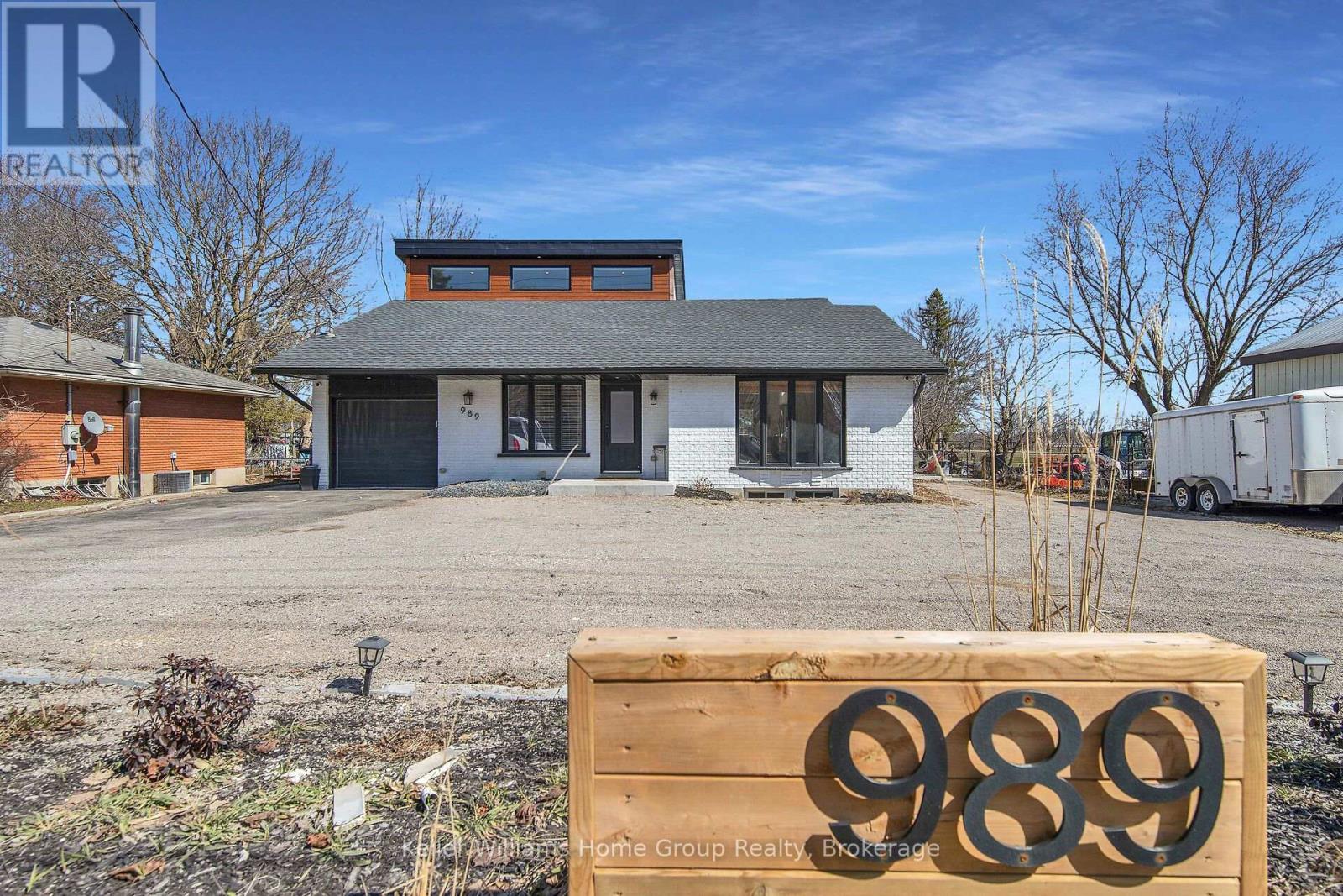 989 Northfield Drive E, Woolwich, Ontario  N0B 1N0 - Photo 1 - X12917796