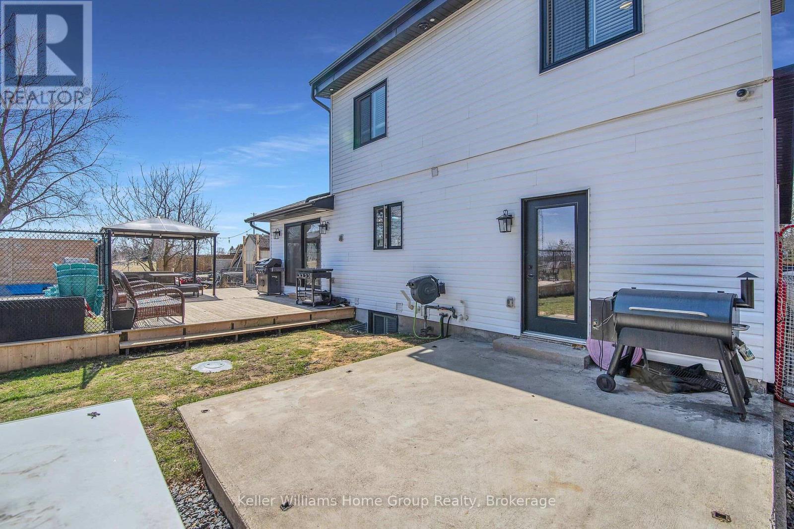 989 Northfield Drive E, Woolwich, Ontario  N0B 1N0 - Photo 37 - X12917796