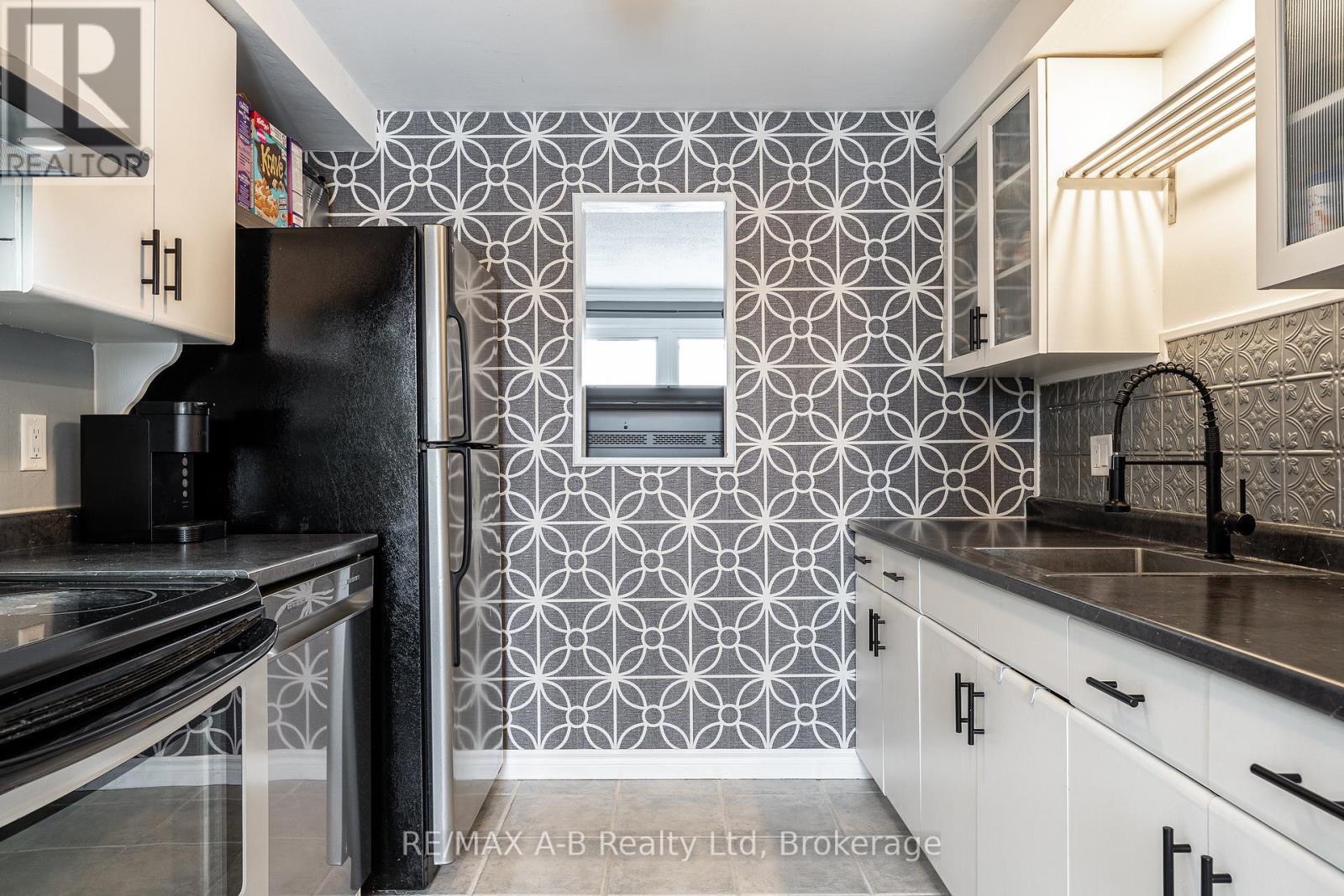 24 - 91 Avonwood Drive, Stratford, Ontario  N4Z 1B2 - Photo 10 - X12917814