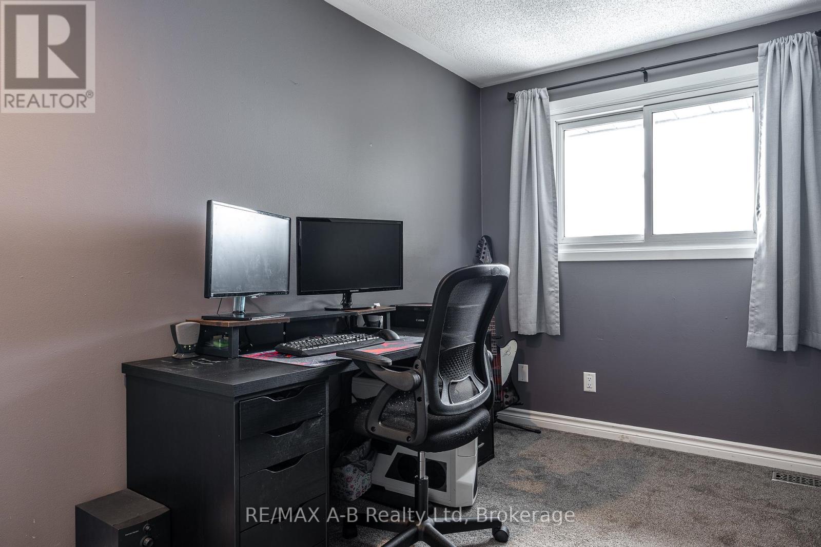 24 - 91 Avonwood Drive, Stratford, Ontario  N4Z 1B2 - Photo 27 - X12917814