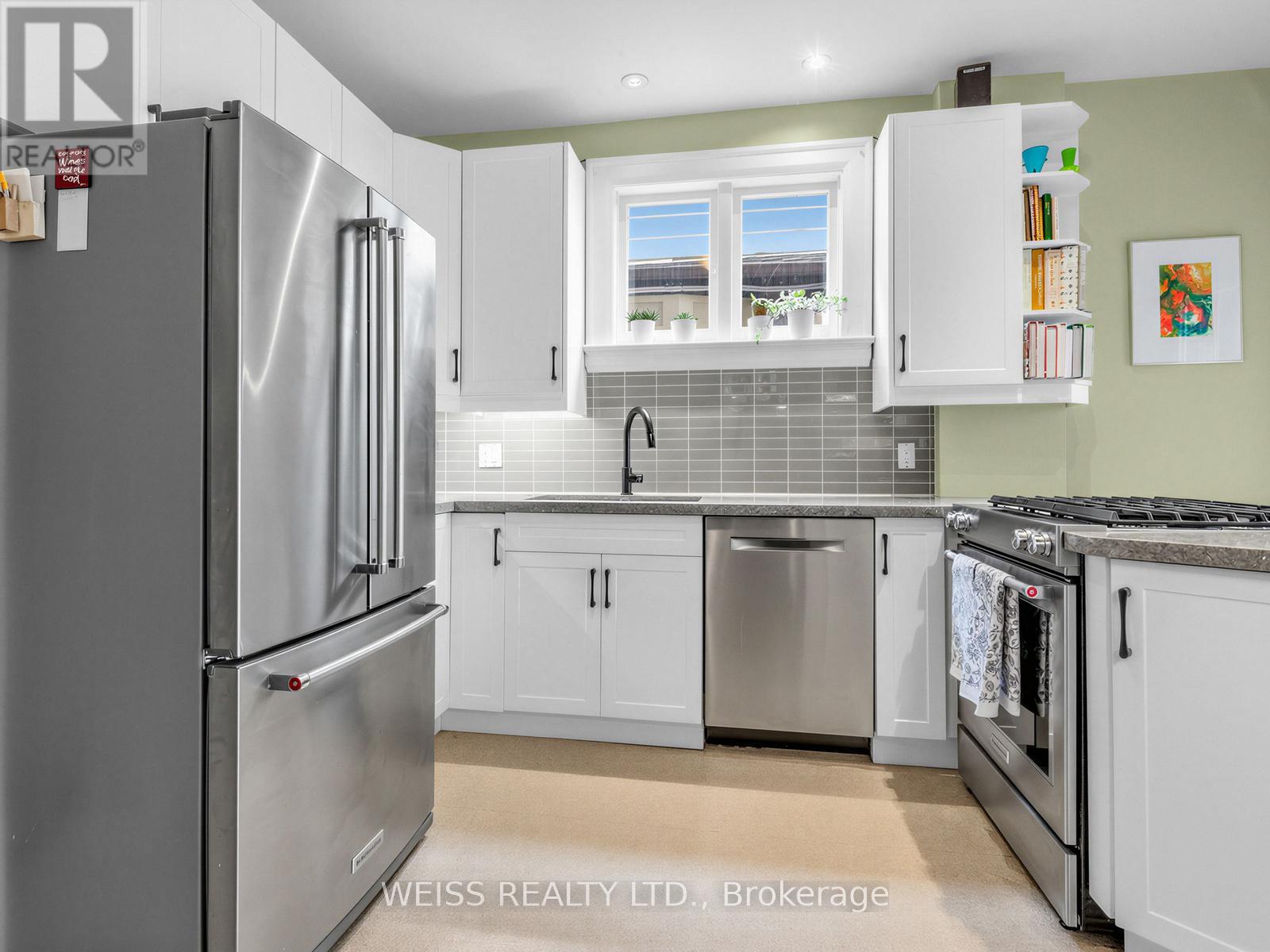 42 Crang Avenue, Toronto, Ontario  M6E 2Z9 - Photo 14 - C12917812