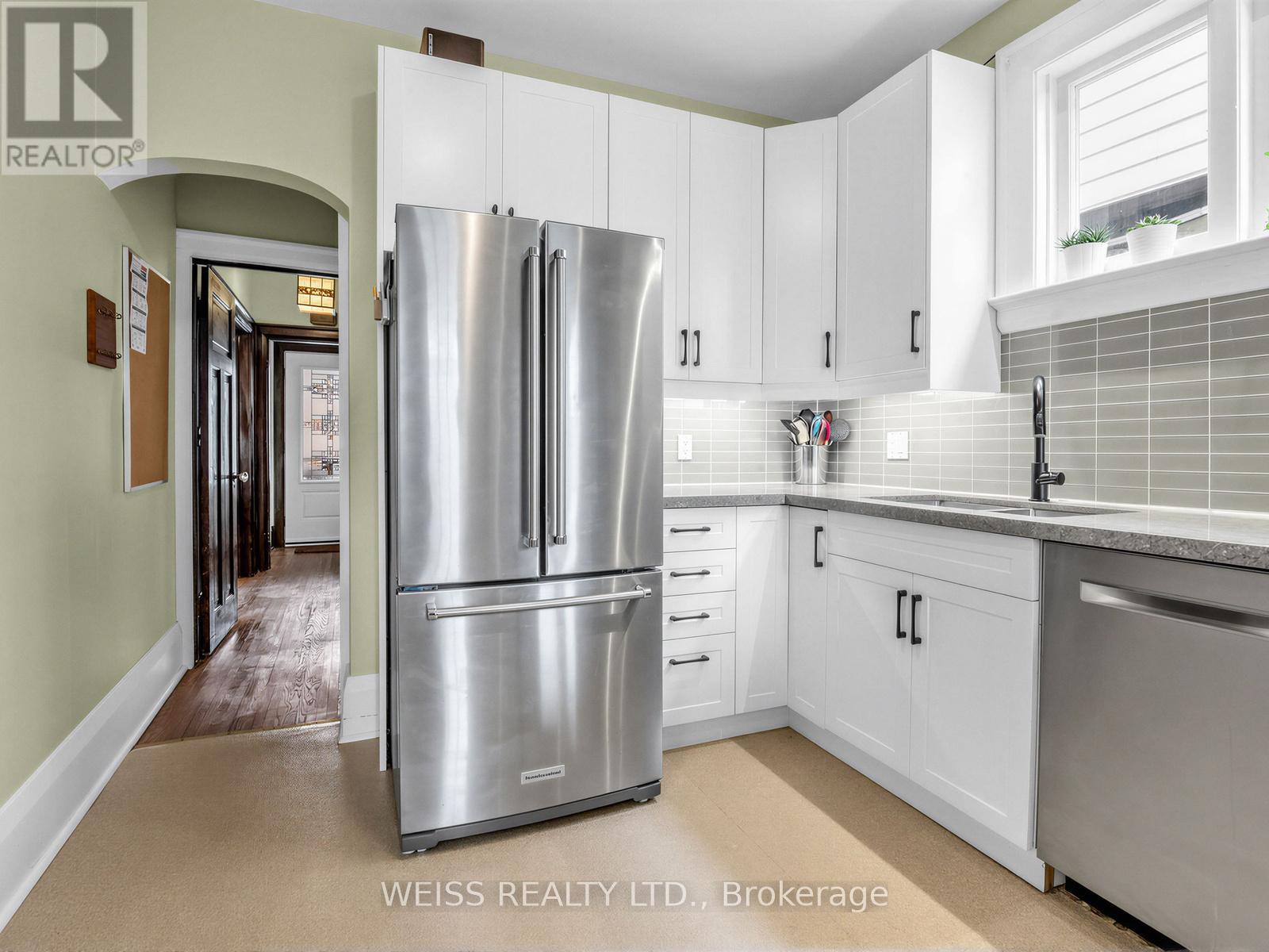 42 Crang Avenue, Toronto, Ontario  M6E 2Z9 - Photo 16 - C12917812