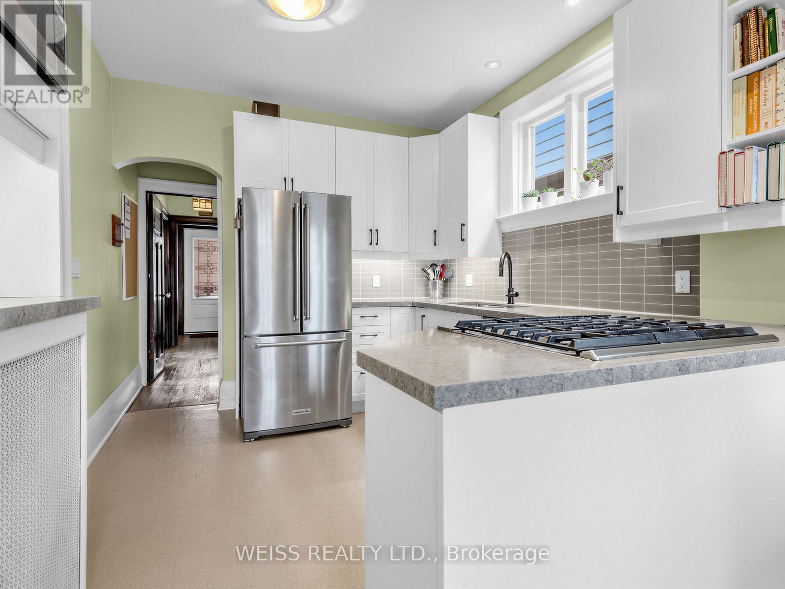 42 Crang Avenue, Toronto, Ontario  M6E 2Z9 - Photo 17 - C12917812