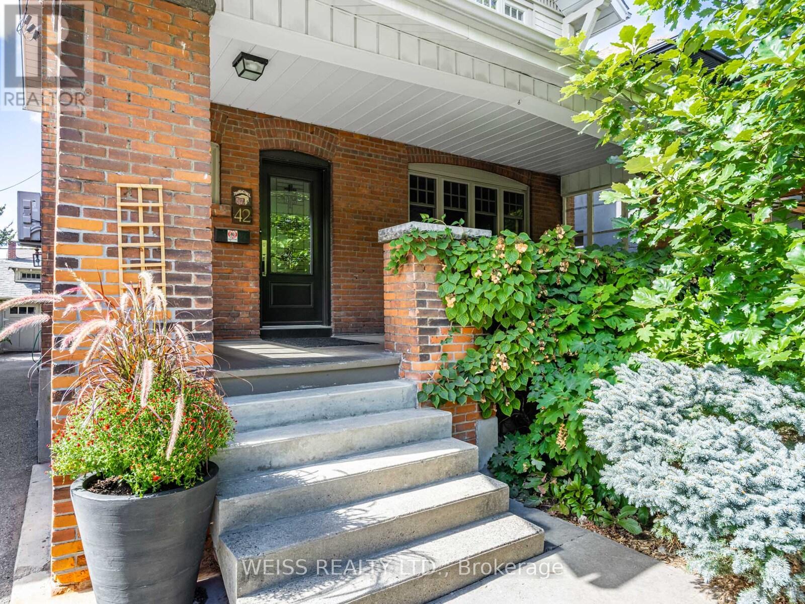 42 Crang Avenue, Toronto, Ontario  M6E 2Z9 - Photo 2 - C12917812