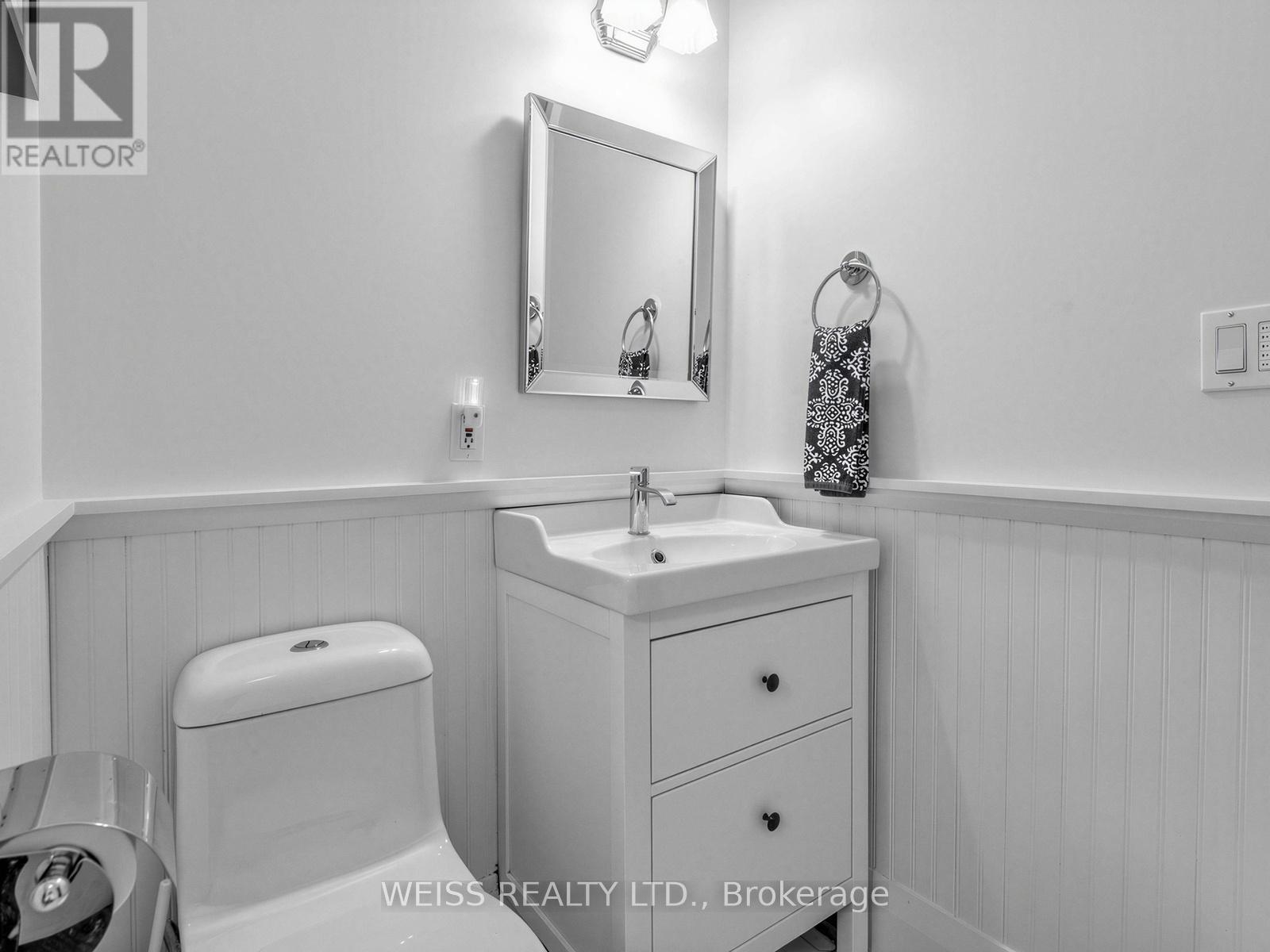 42 Crang Avenue, Toronto, Ontario  M6E 2Z9 - Photo 27 - C12917812