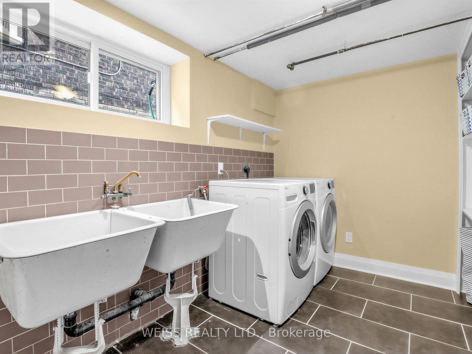 42 Crang Avenue, Toronto, Ontario  M6E 2Z9 - Photo 35 - C12917812