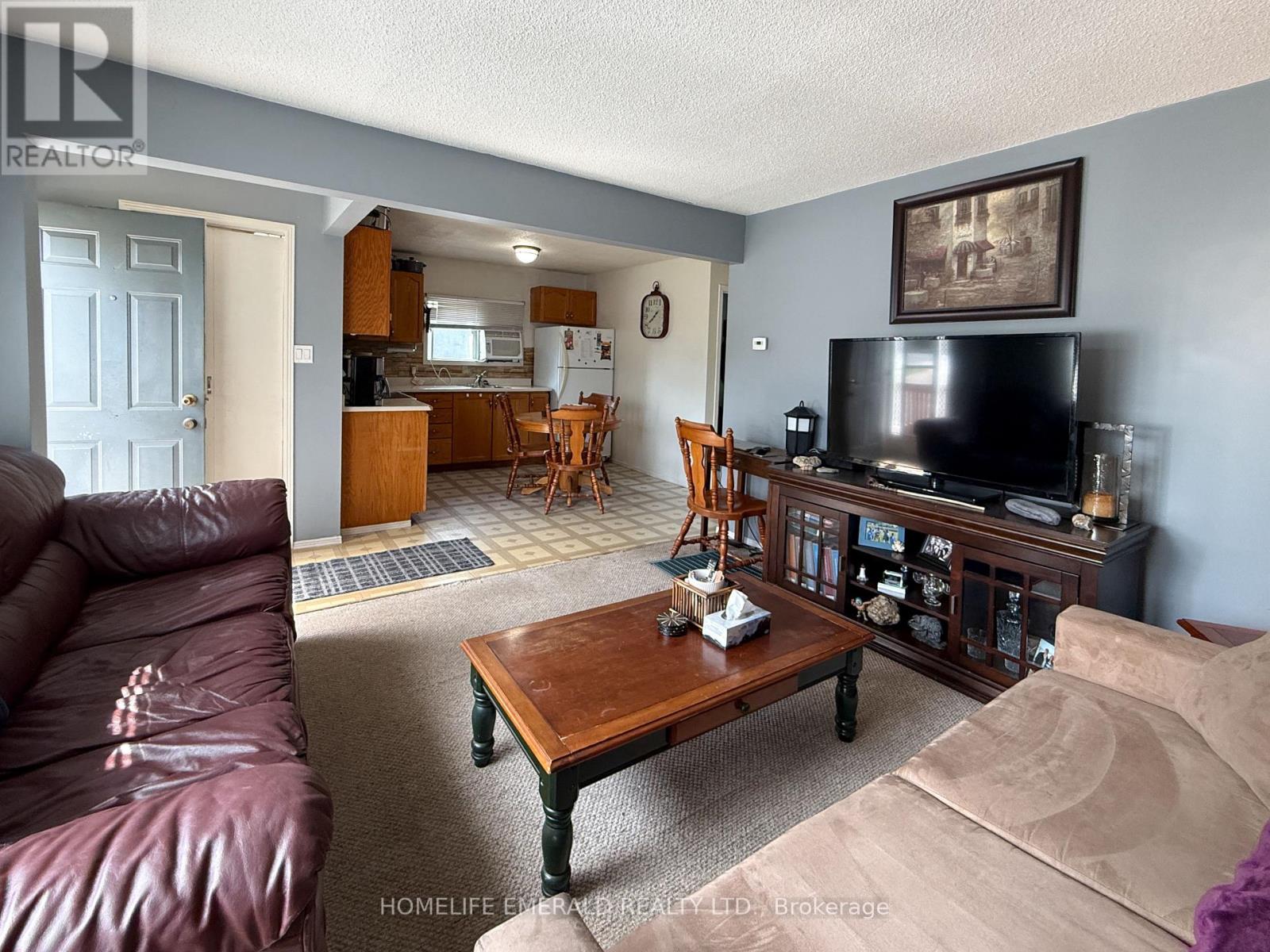 179 Margaret Street, Essa, Ontario  L0M 1B0 - Photo 5 - N12917782