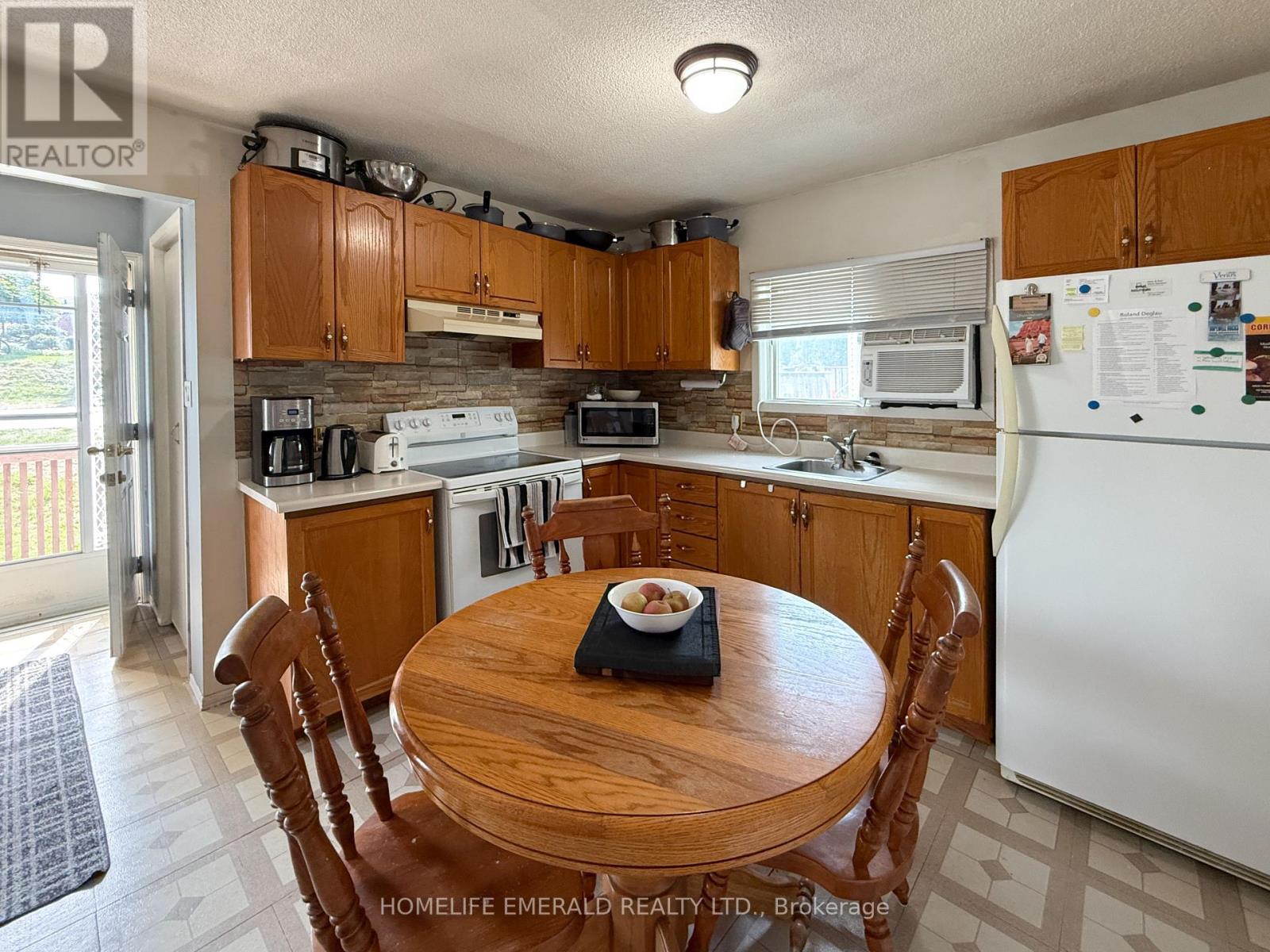 179 Margaret Street, Essa, Ontario  L0M 1B0 - Photo 8 - N12917782