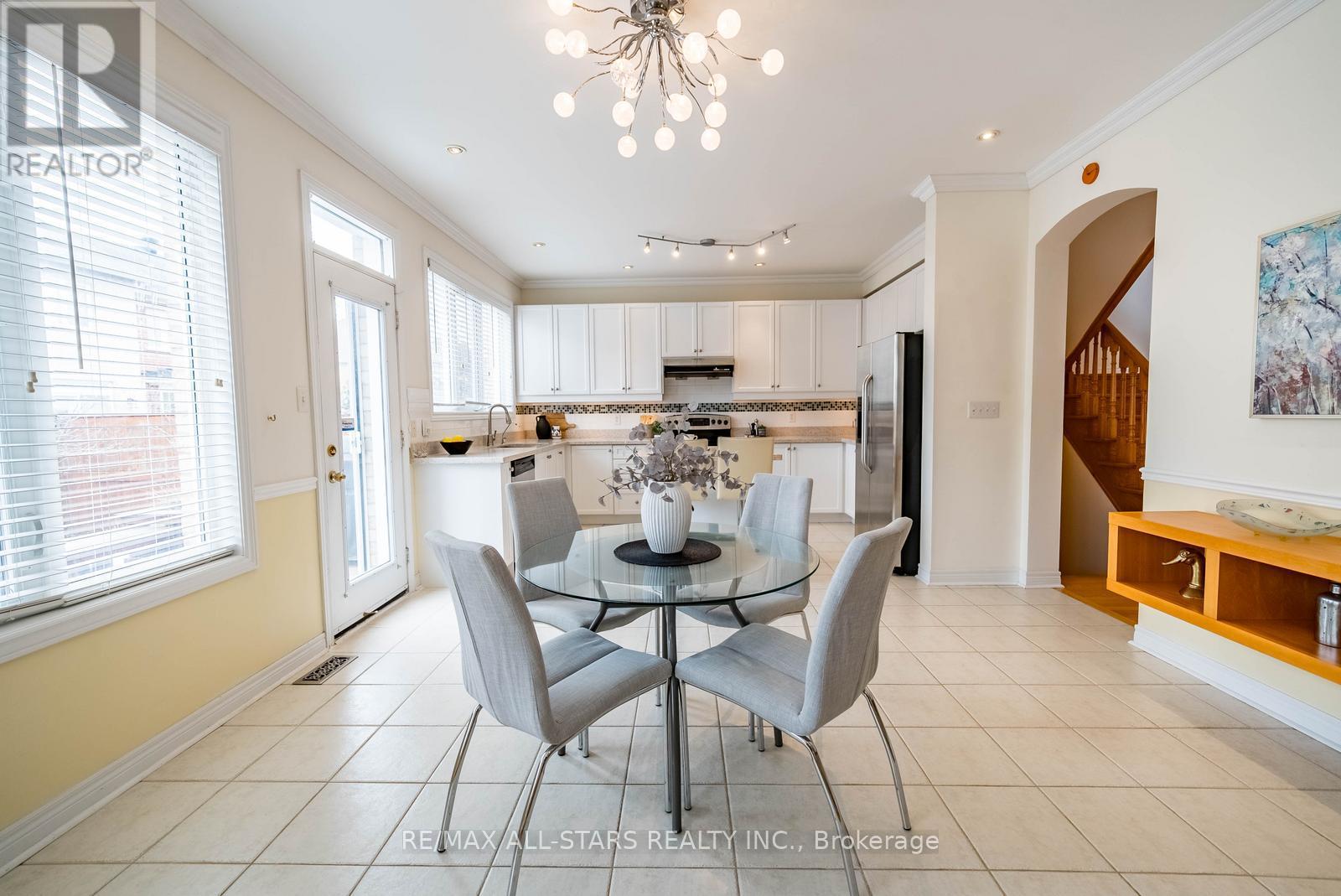 51 Waite Crescent, Whitchurch-Stouffville, Ontario  L4A 0B8 - Photo 17 - N12917794