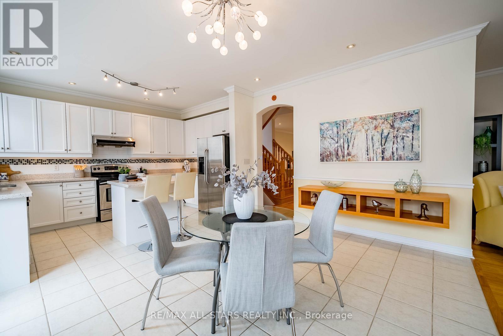 51 Waite Crescent, Whitchurch-Stouffville, Ontario  L4A 0B8 - Photo 18 - N12917794