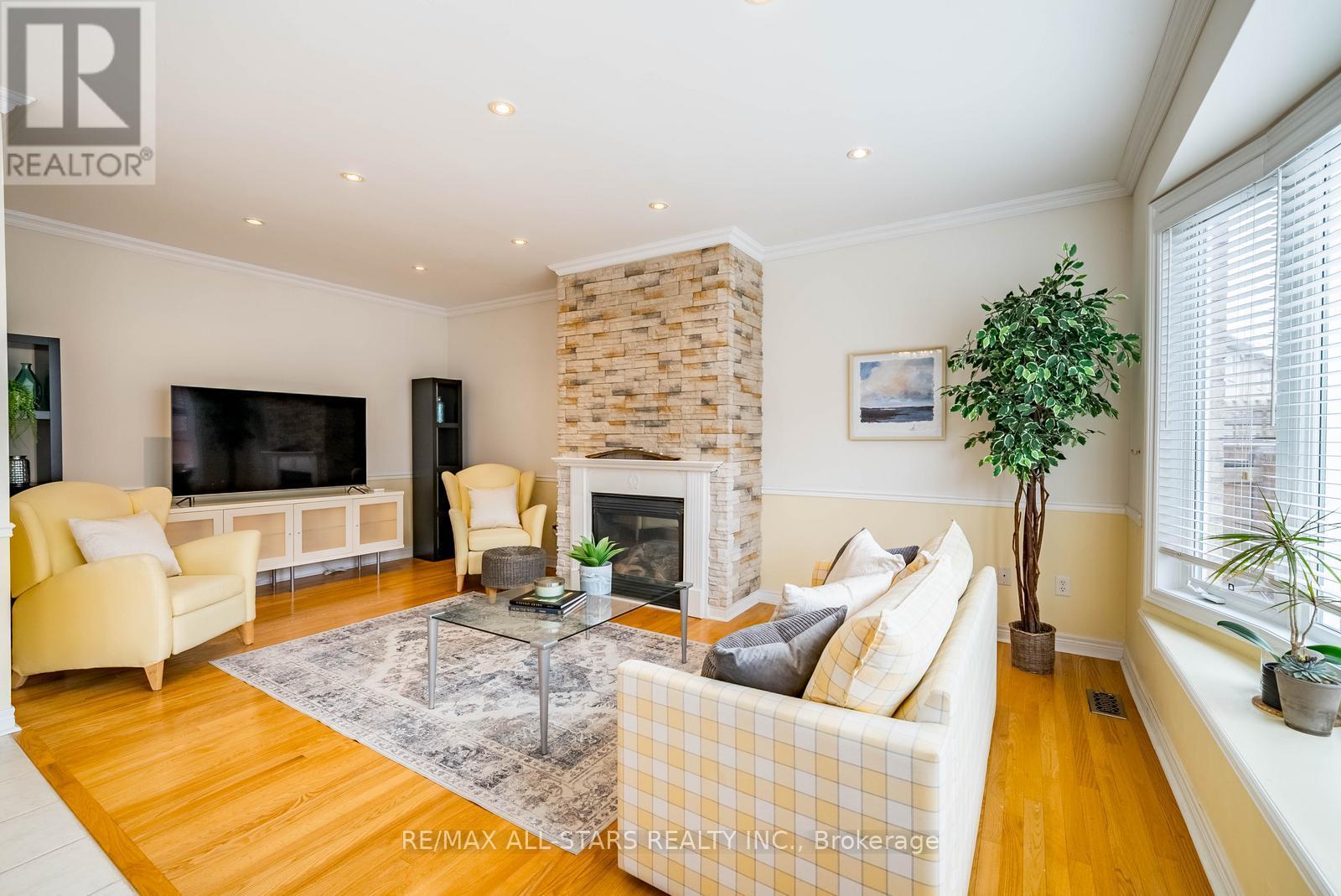 51 Waite Crescent, Whitchurch-Stouffville, Ontario  L4A 0B8 - Photo 19 - N12917794