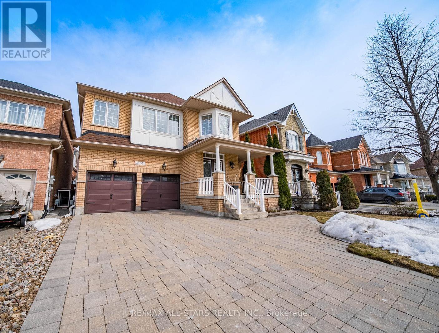 51 Waite Crescent, Whitchurch-Stouffville, Ontario  L4A 0B8 - Photo 2 - N12917794