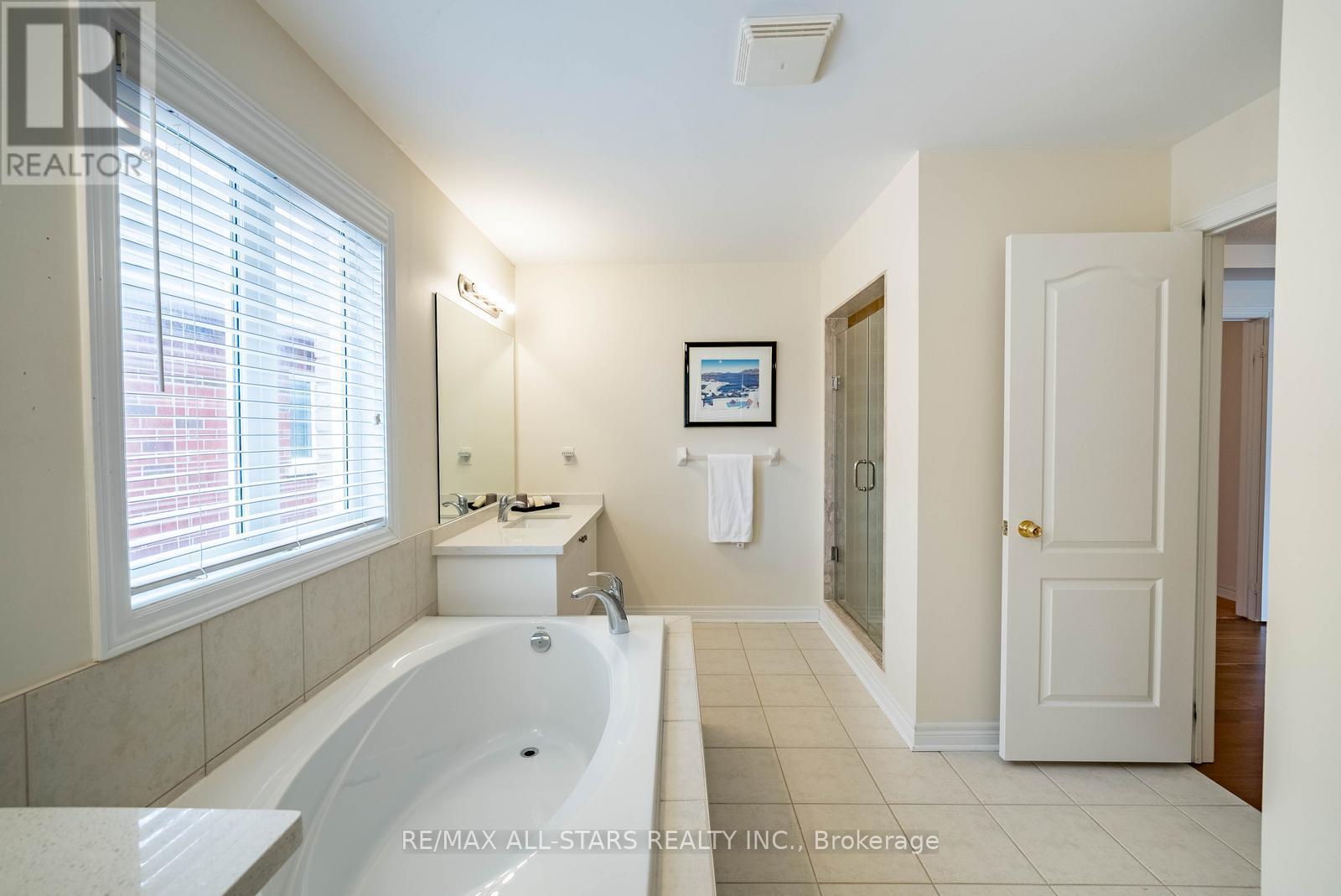 51 Waite Crescent, Whitchurch-Stouffville, Ontario  L4A 0B8 - Photo 27 - N12917794
