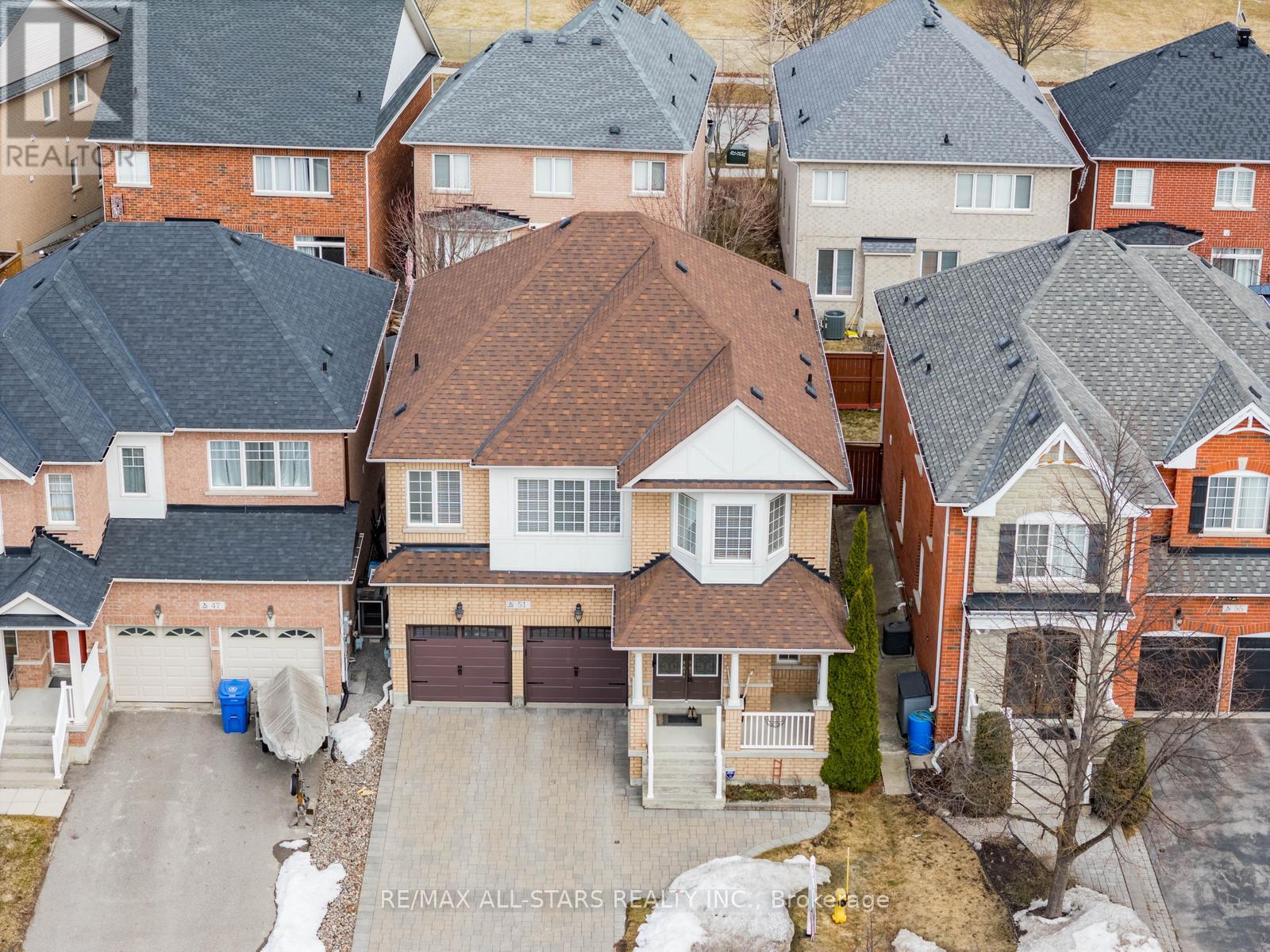 51 Waite Crescent, Whitchurch-Stouffville, Ontario  L4A 0B8 - Photo 4 - N12917794