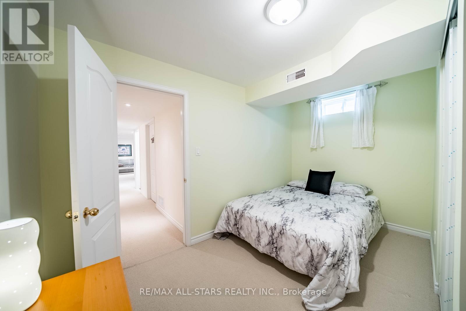 51 Waite Crescent, Whitchurch-Stouffville, Ontario  L4A 0B8 - Photo 44 - N12917794