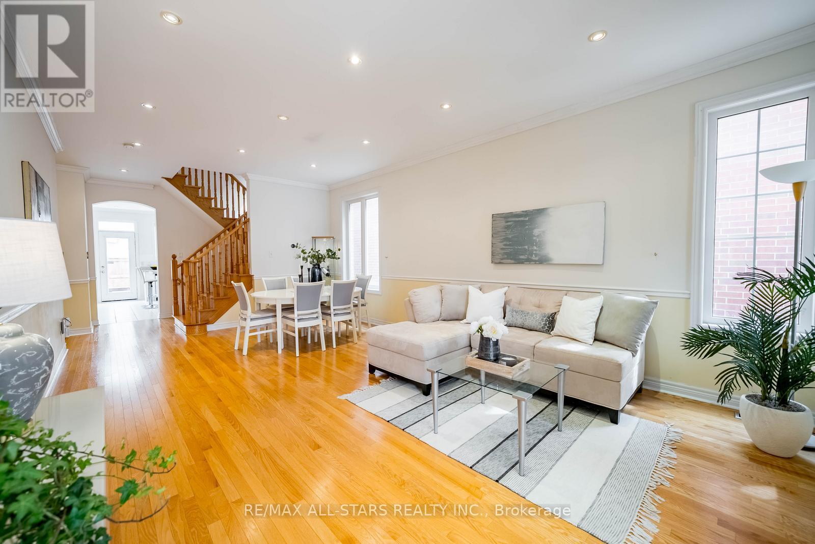 51 Waite Crescent, Whitchurch-Stouffville, Ontario  L4A 0B8 - Photo 8 - N12917794