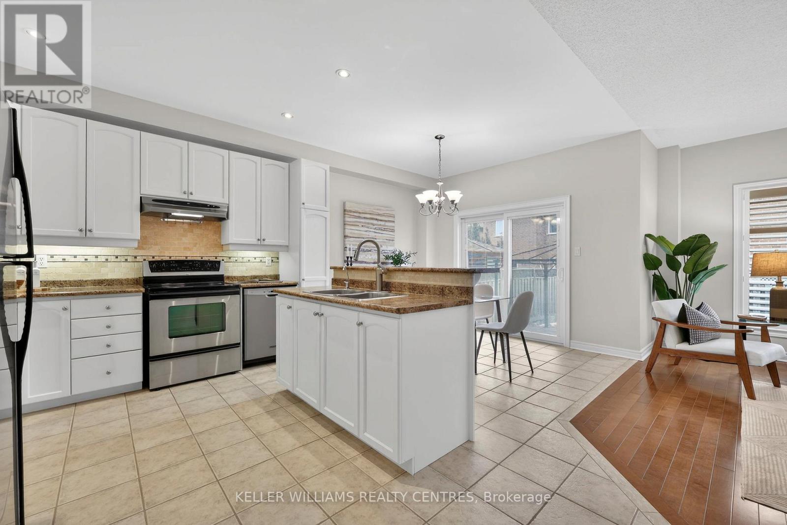 137 Woodbury Crescent, Newmarket, Ontario  L3X 2S5 - Photo 15 - N12917800