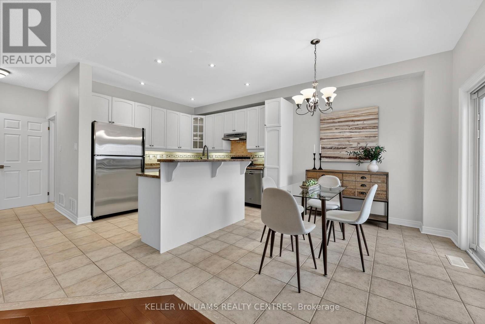 137 Woodbury Crescent, Newmarket, Ontario  L3X 2S5 - Photo 17 - N12917800