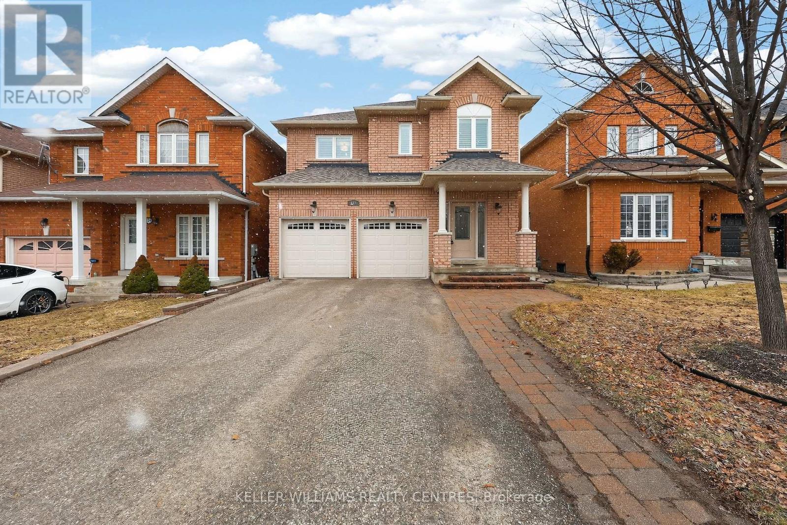 137 Woodbury Crescent, Newmarket, Ontario  L3X 2S5 - Photo 2 - N12917800