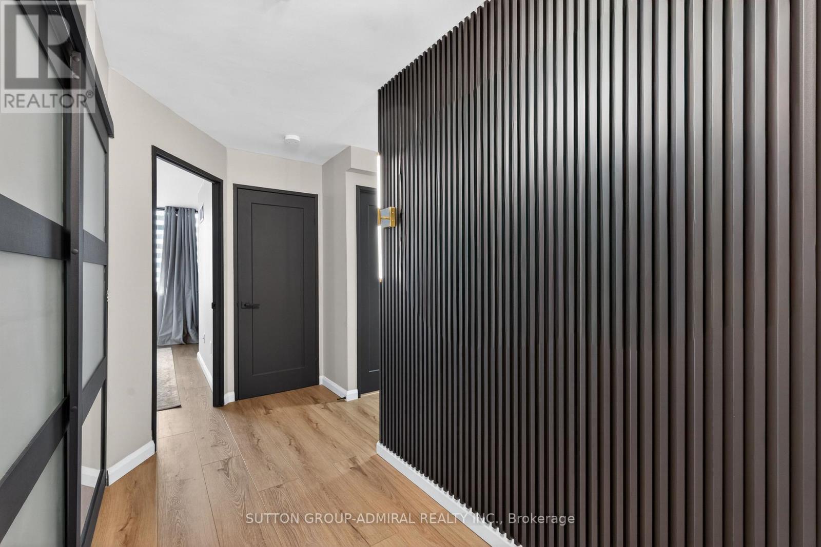 308 - 350 Webb Drive, Mississauga, Ontario  L5B 3W4 - Photo 7 - W12909986