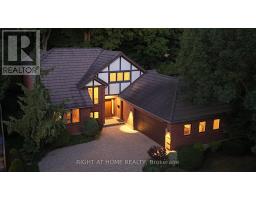 33 WALNUT DRIVE, Guelph, Ontario