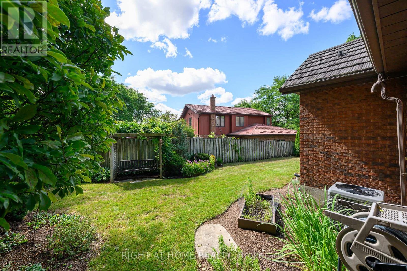 33 Walnut Drive, Guelph, Ontario N1E 4B4 - Photo 42 - X12786082