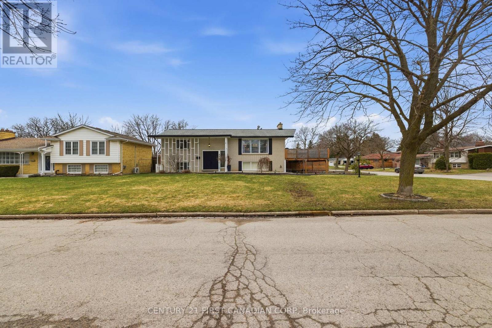 496 Chiddington Avenue, London South (South R), Ontario  N6C 2W2 - Photo 3 - X12917820