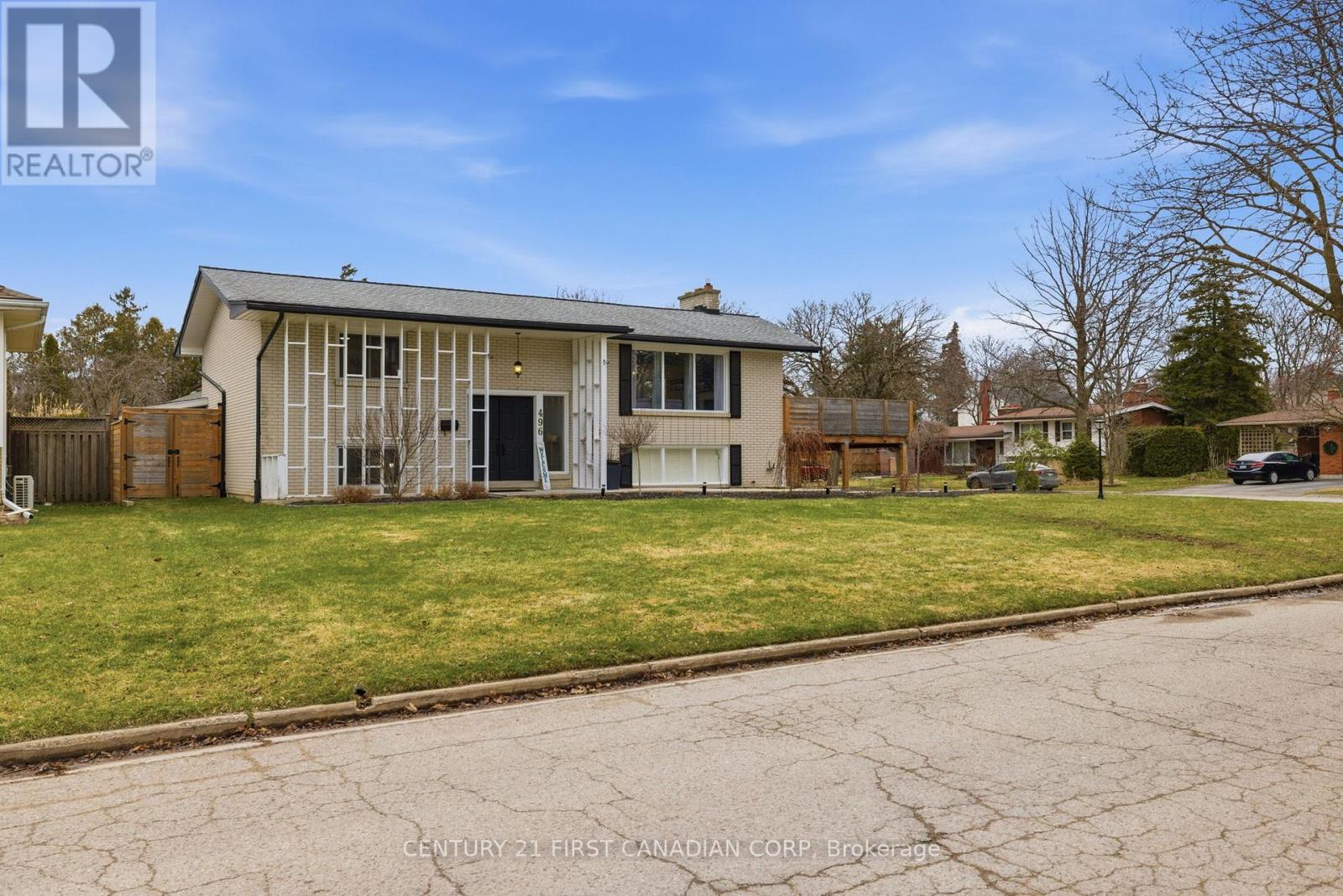 496 Chiddington Avenue, London South (South R), Ontario  N6C 2W2 - Photo 2 - X12917820