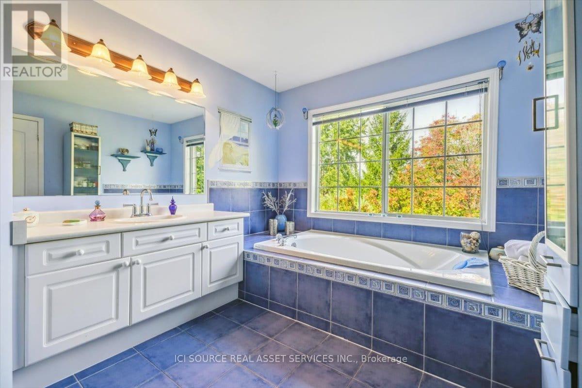 40 Maldives Crescent, Brampton (Vales Of Castlemore), Ontario  L6P 1L3 - Photo 14 - W12917790