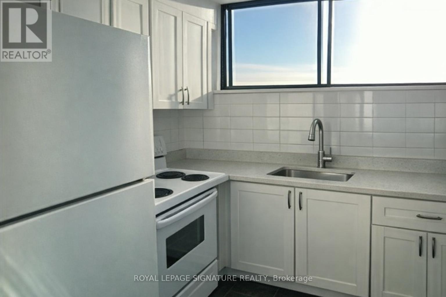 819 - 4645 Jane Street, Toronto (Black Creek), Ontario  M3N 2K9 - Photo 3 - W12917824