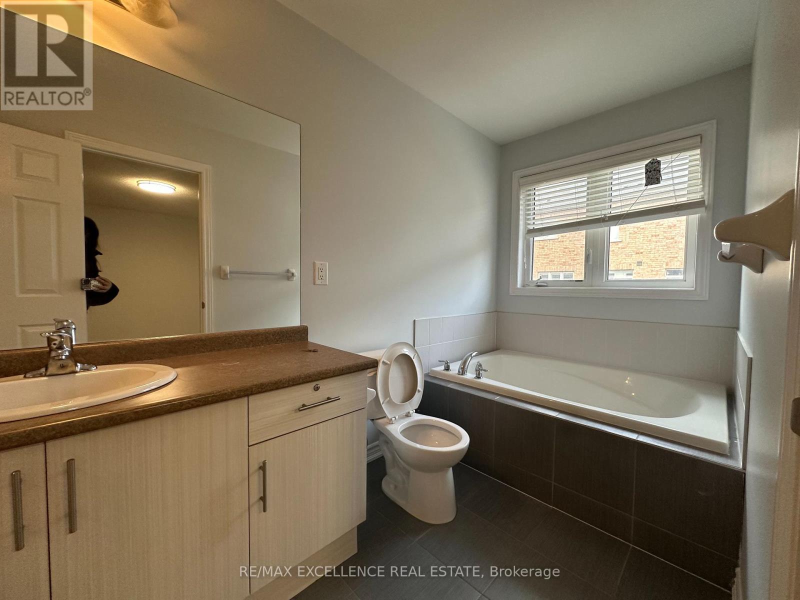 25 Sail Road, Brampton, Ontario  L7A 0G1 - Photo 10 - W12917852