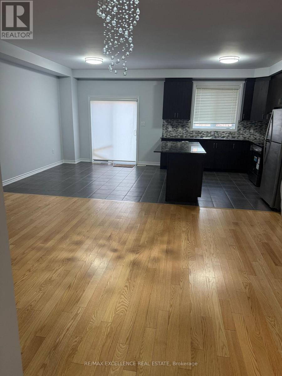 25 Sail Road, Brampton, Ontario  L7A 0G1 - Photo 3 - W12917852