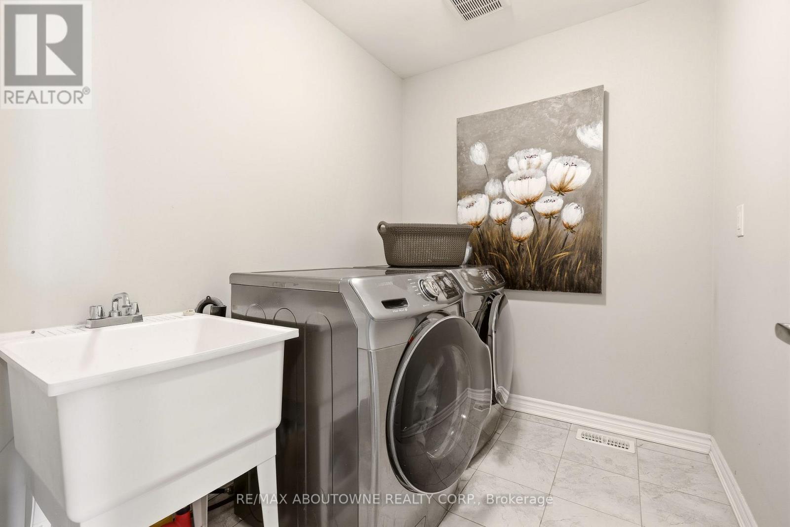 130 Stillwater Crescent, Hamilton, Ontario  L0R 2H1 - Photo 18 - X12917804