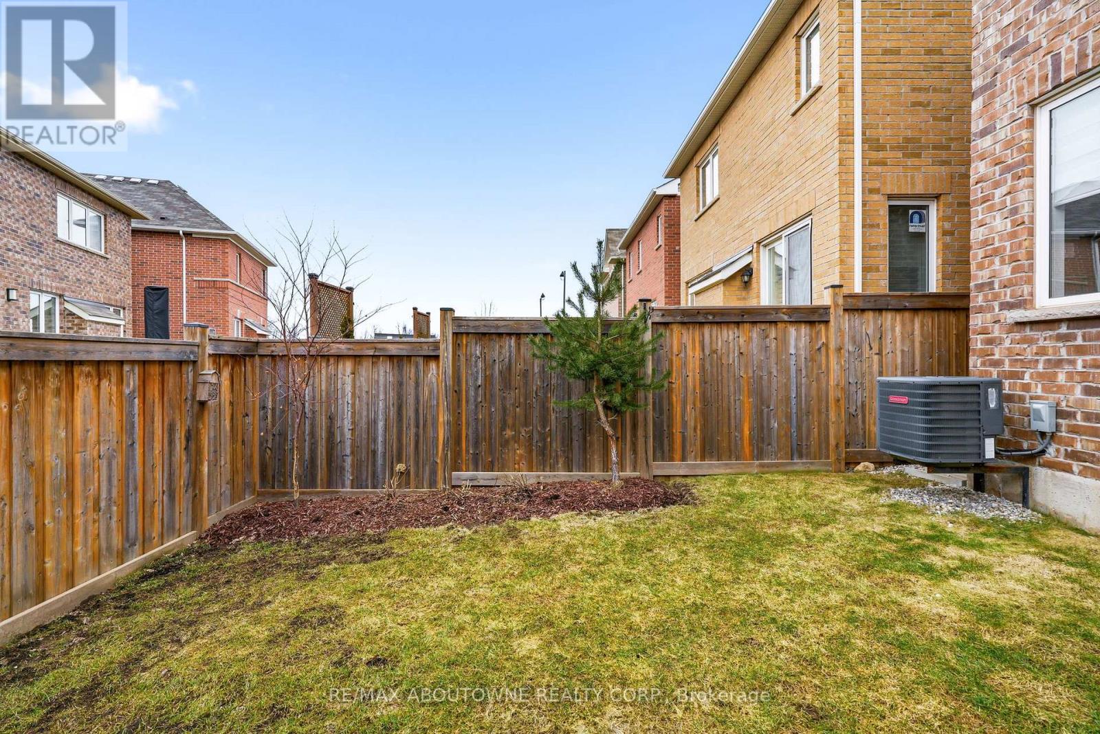 130 Stillwater Crescent, Hamilton, Ontario  L0R 2H1 - Photo 33 - X12917804