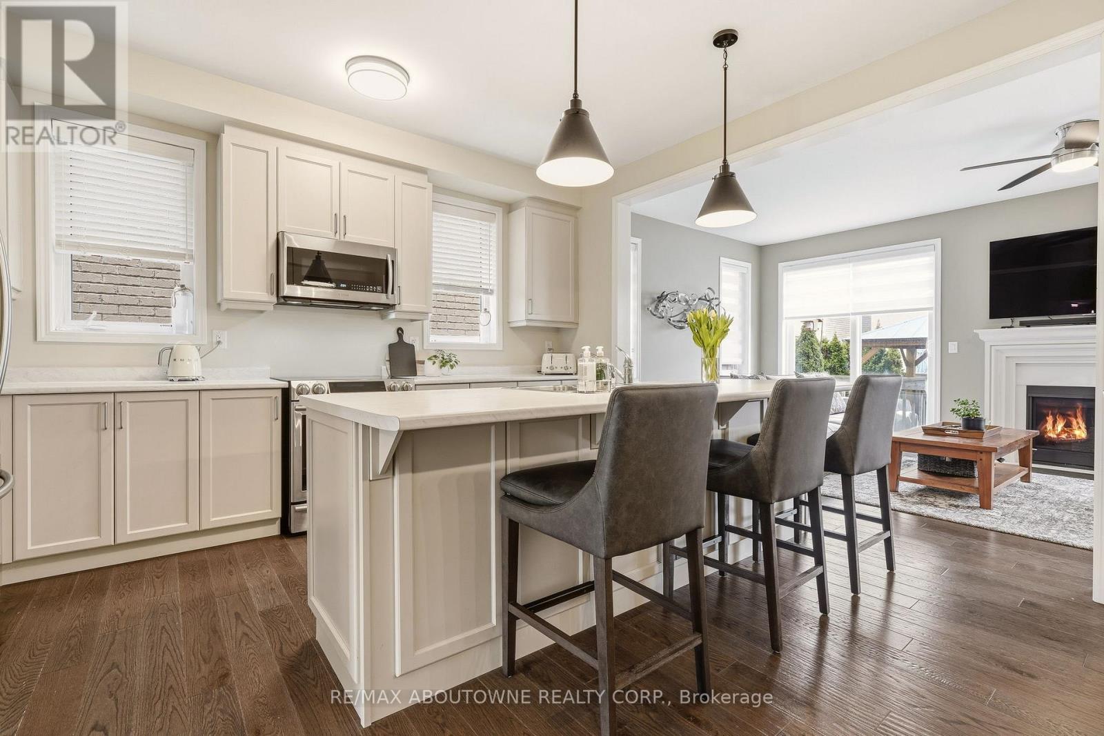 130 Stillwater Crescent, Hamilton, Ontario  L0R 2H1 - Photo 7 - X12917804