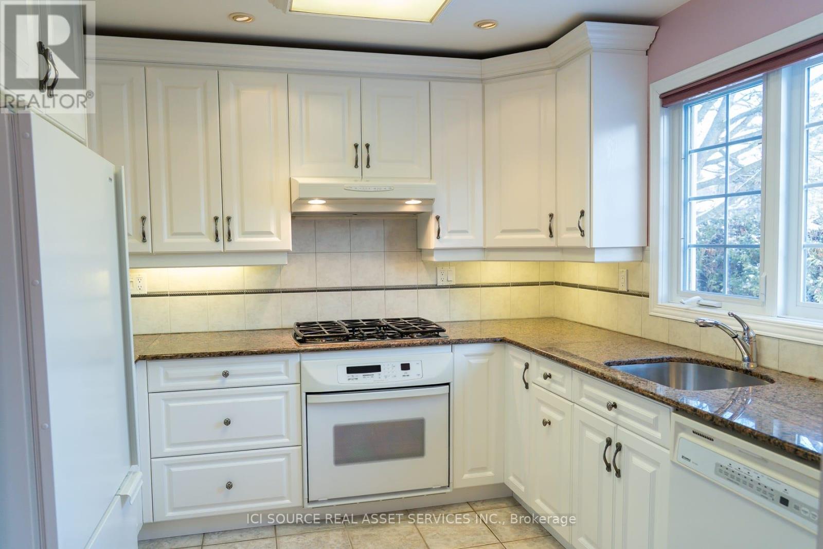 768 Vinette Crescent, Ottawa, Ontario  K1E 1W9 - Photo 13 - X12917816