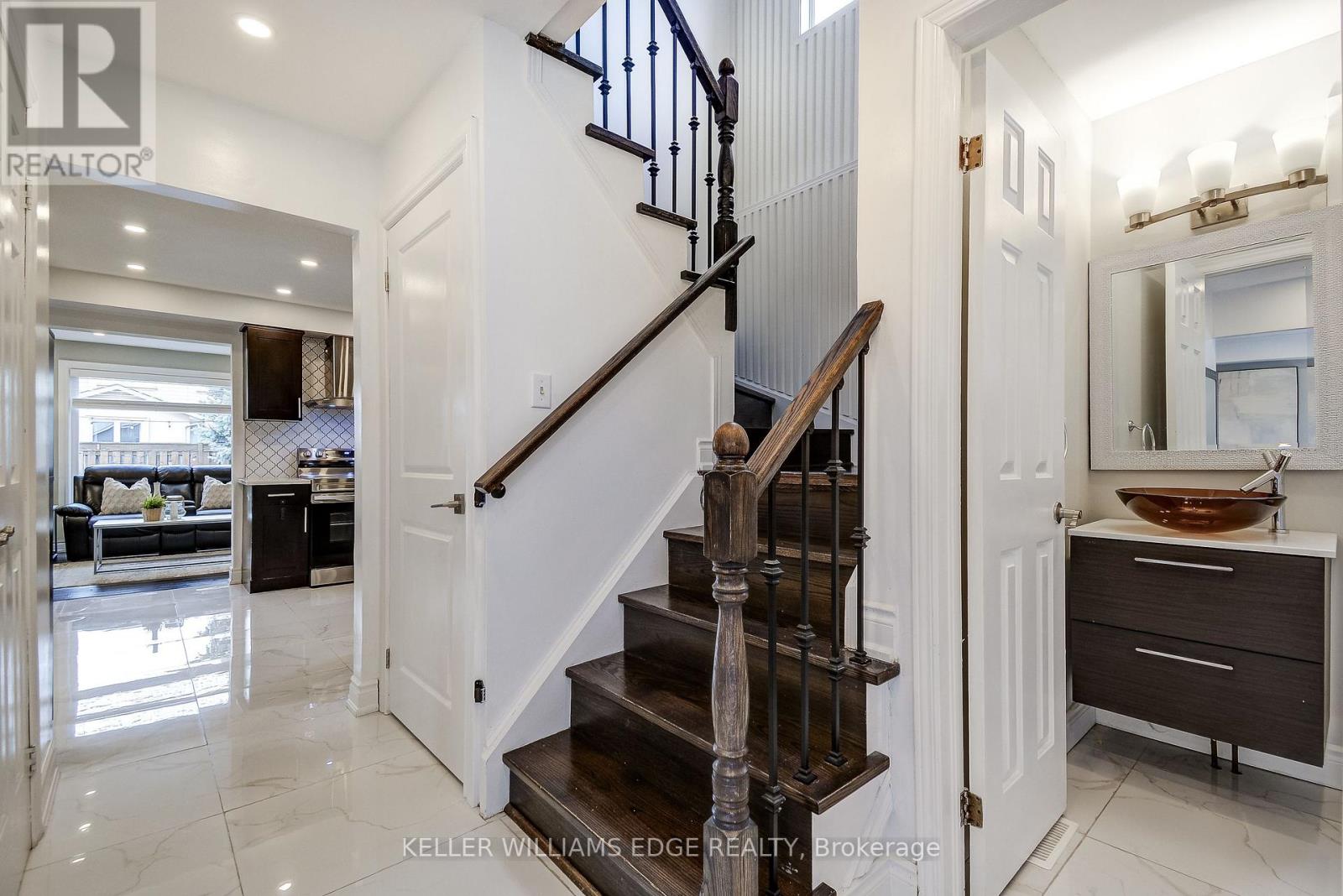 18 Desantis Court, Hamilton, Ontario  L8W 3A9 - Photo 11 - X12917836