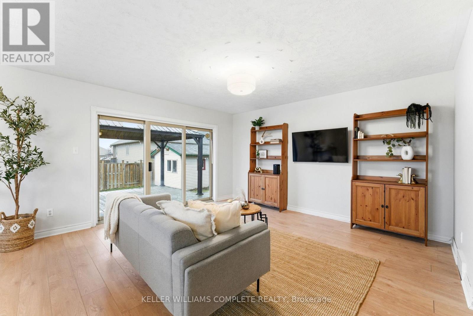 72 Wade Road, West Lincoln, Ontario  L0R 2A0 - Photo 6 - X12917840