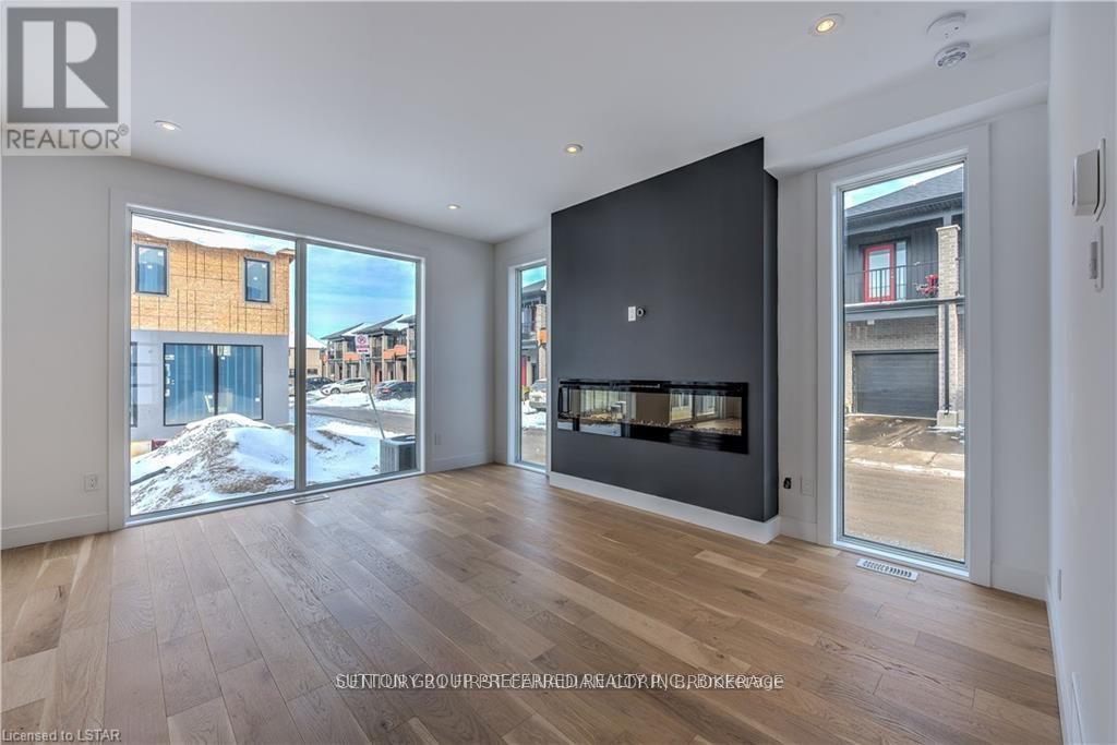 60 - 1820 Canvas Way, London North, Ontario  N5X 0N5 - Photo 4 - X12917866