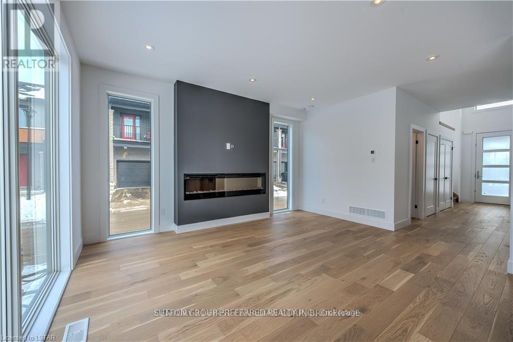 60 - 1820 Canvas Way, London North, Ontario  N5X 0N5 - Photo 5 - X12917866