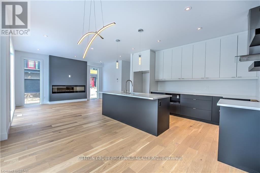 60 - 1820 Canvas Way, London North, Ontario  N5X 0N5 - Photo 9 - X12917866