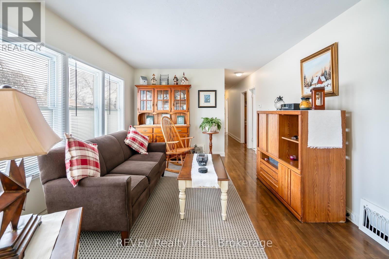 18 Valley Road, St. Catharines, Ontario  L2S 1Y6 - Photo 13 - X12906004