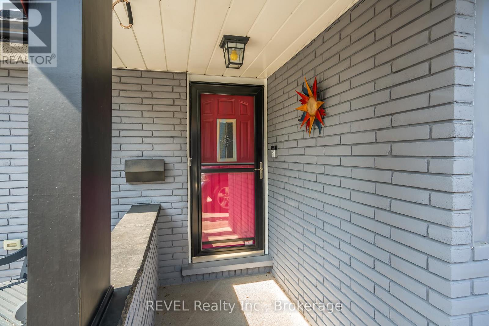 9 Fitzroy Lane, St. Catharines, Ontario  L2M 6N6 - Photo 4 - X12864798