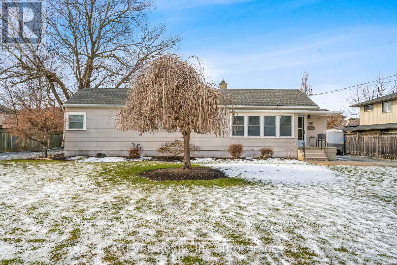 18 A,b,c,d Valley Road, St. Catharines, Ontario  L2S 1Y6 - Photo 4 - X12906030