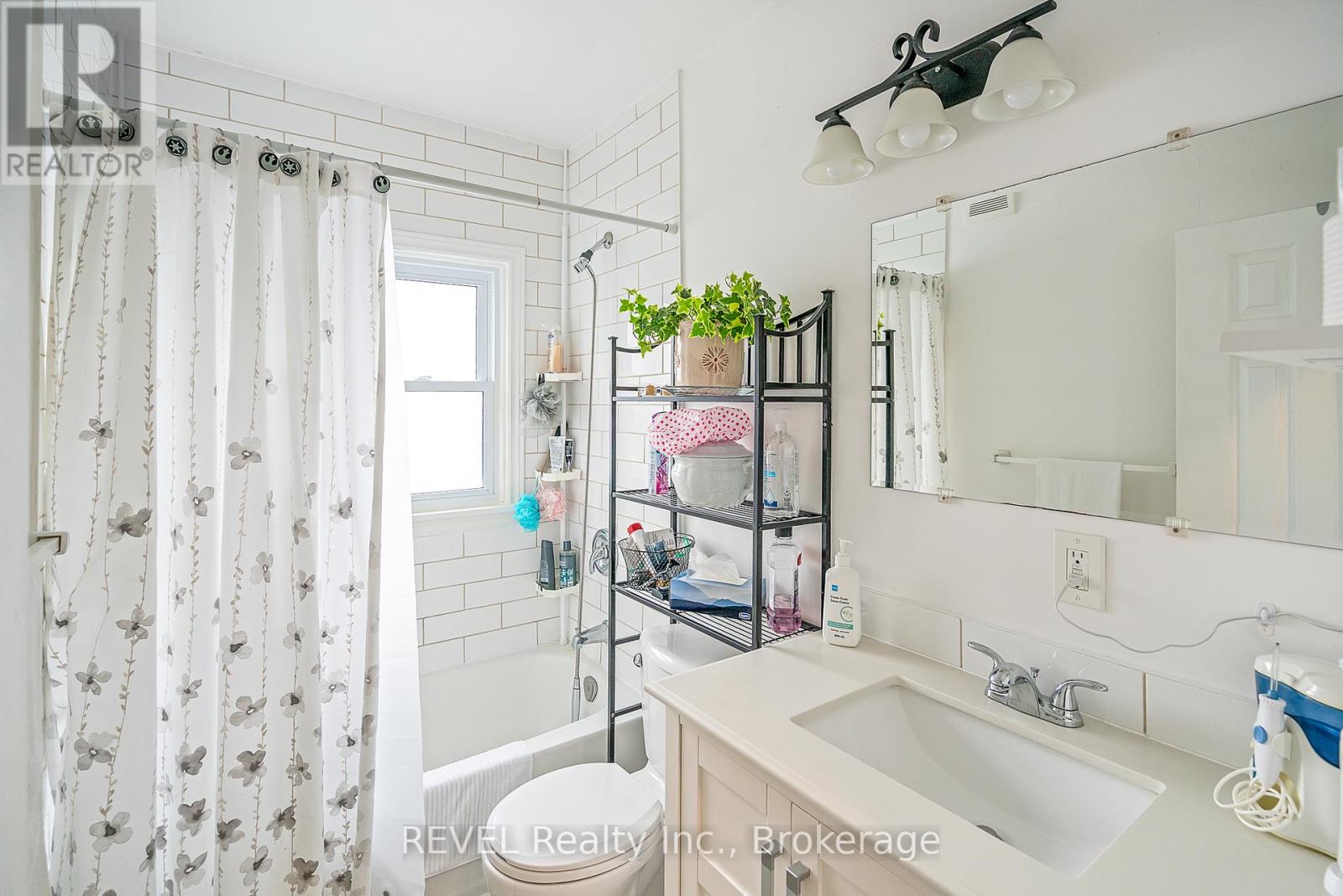 18 A,b,c,d Valley Road, St. Catharines, Ontario  L2S 1Y6 - Photo 16 - X12906030