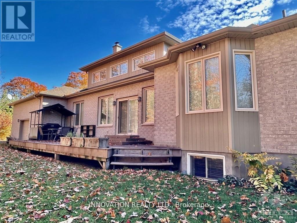 106 Shanmarie Lane, Ottawa, Ontario  K0A 3M0 - Photo 2 - X12917858