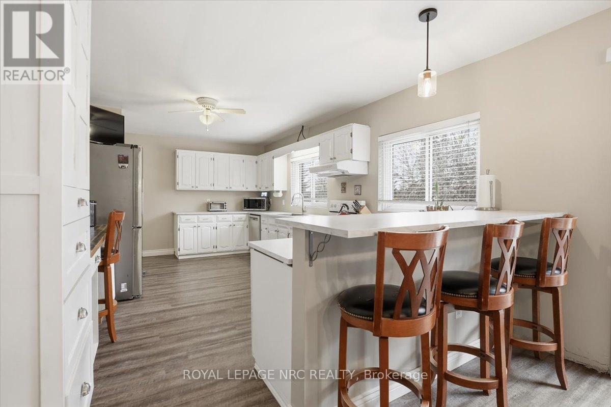 14 Valiant Street W, Pelham, Ontario  L0S 1E0 - Photo 10 - X12917886