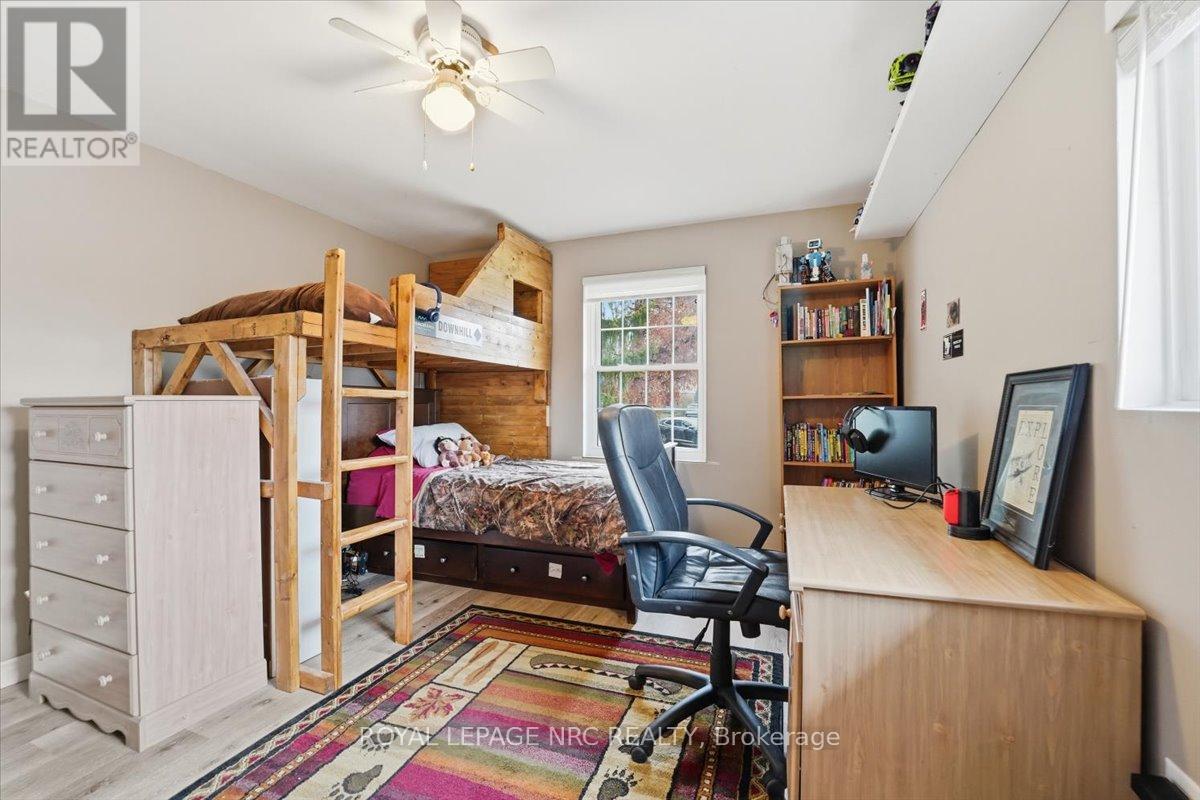 14 Valiant Street W, Pelham, Ontario  L0S 1E0 - Photo 16 - X12917886